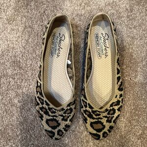 Skechers animal print flats, size 8.5